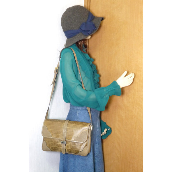 OLD Fendi ズッキーノ柄３層ショルダー（カーキベージュ）