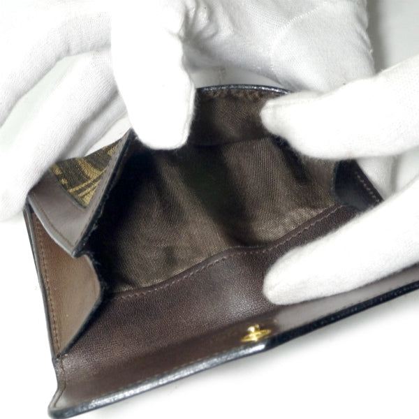 FENDI　ズッカ柄ビット留め具折財布（茶）