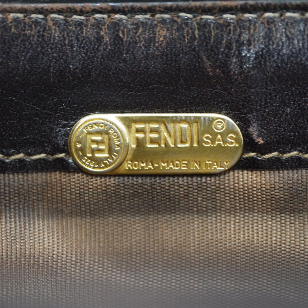 FENDI　ズッカ柄ラウンドジップ長財布（茶）
