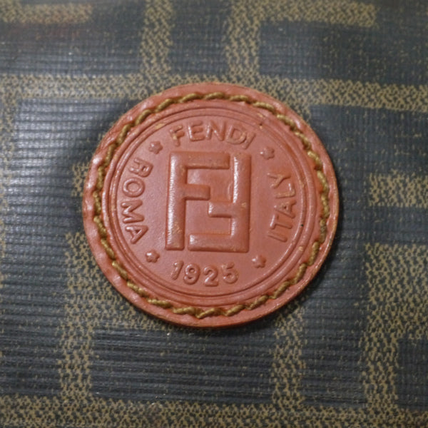 FENDI　ズッカ柄PVCボックス型ミニショルダー（茶）