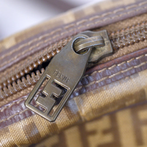 Fendi ズッカ柄 半円ショルダー（カーキベージュ）