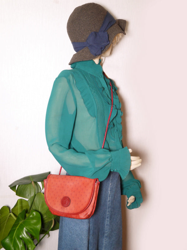 Fendi ズッカ柄 半円ミニポシェット（赤）