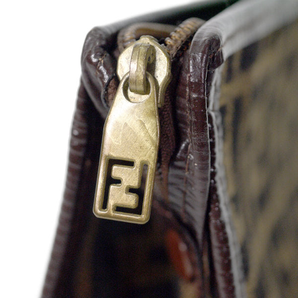 Fendi ズッカ柄 スクエアポーチ（茶）