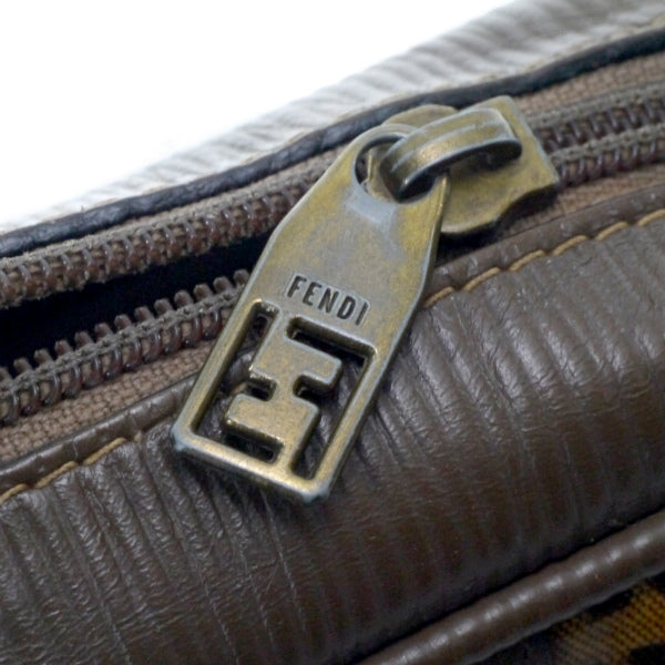 FENDI　ズッキーノ柄スクエアショルダー（茶）