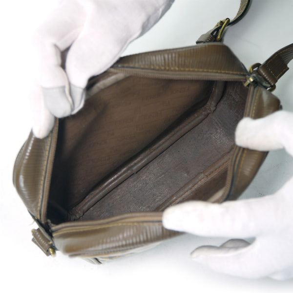 FENDI　ズッキーノ柄スクエアショルダー（茶）