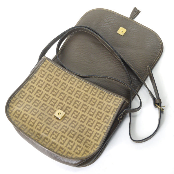 Fendi ズッキーノ柄フリンジ付半円ショルダー（茶）