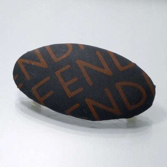 FENDI　ロゴパターンバレッタ（黒/茶）