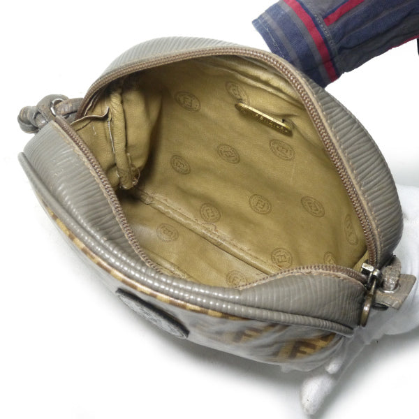 FENDI　ズッキーノ柄ロゴエンボスサークルショルダー（茶）