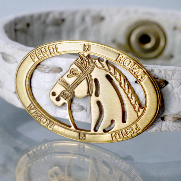 Fendi　セレリア ホース金具レザーブレスレット（白）