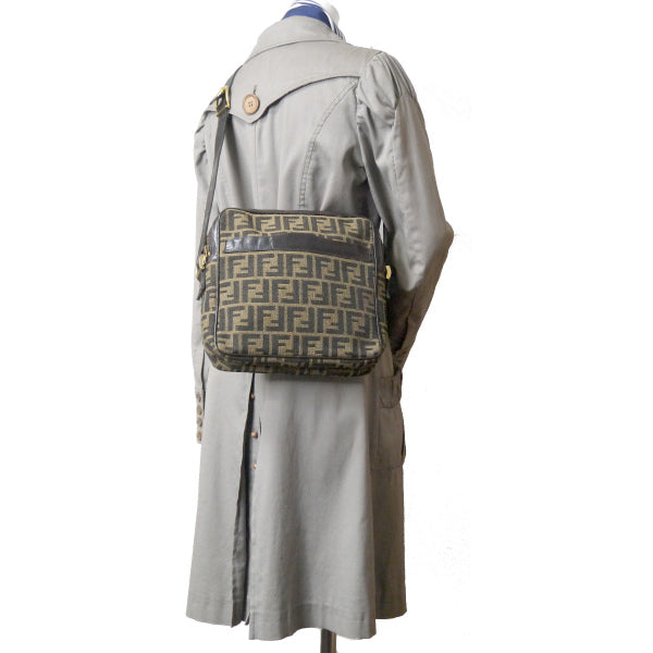 FENDI　ズッカ柄スクエアショルダー（茶）