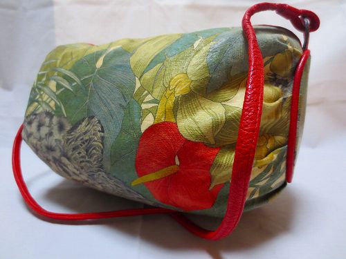 Salvatore Ferragamo熱帯フラワーポシェット