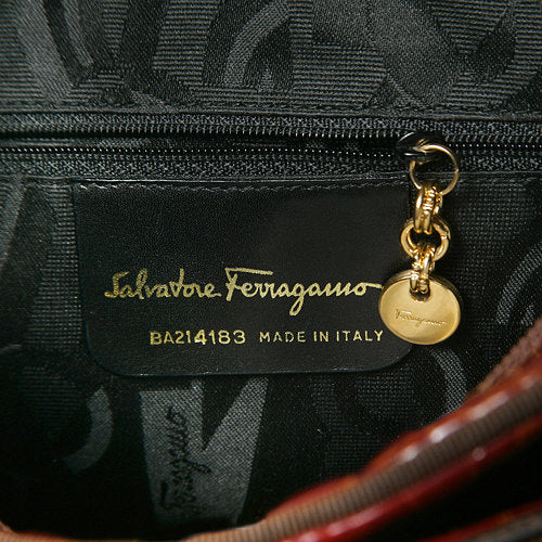 Salvatore Ferragamo　クロコ型押し斜め掛けショルダー（茶）