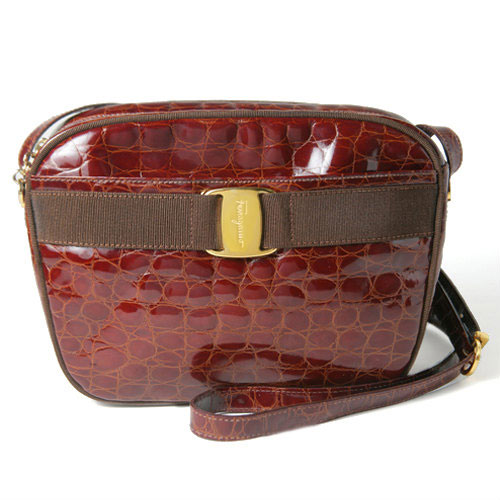 Salvatore Ferragamo　クロコ型押し斜め掛けショルダー（茶）