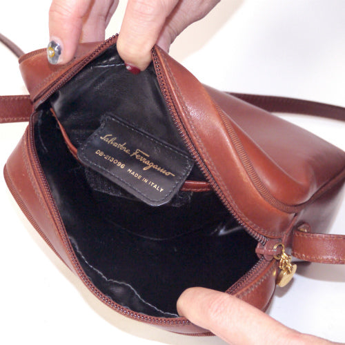 Salvatore Ferragamo  リボンポシェット（茶）