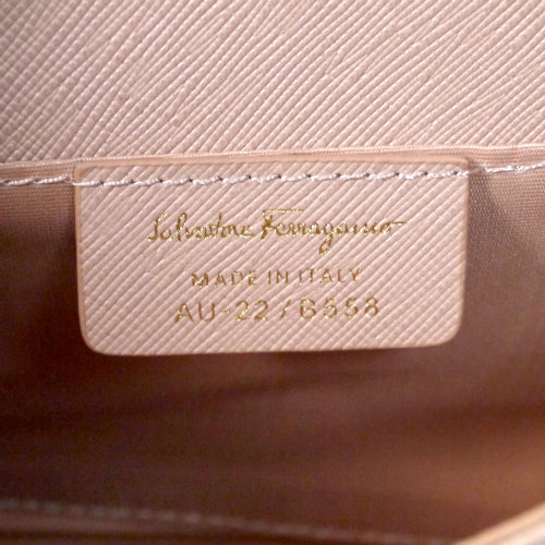 Salvatore Ferragamo  Varaチェーンミニバッグ（ピンクベージュ）