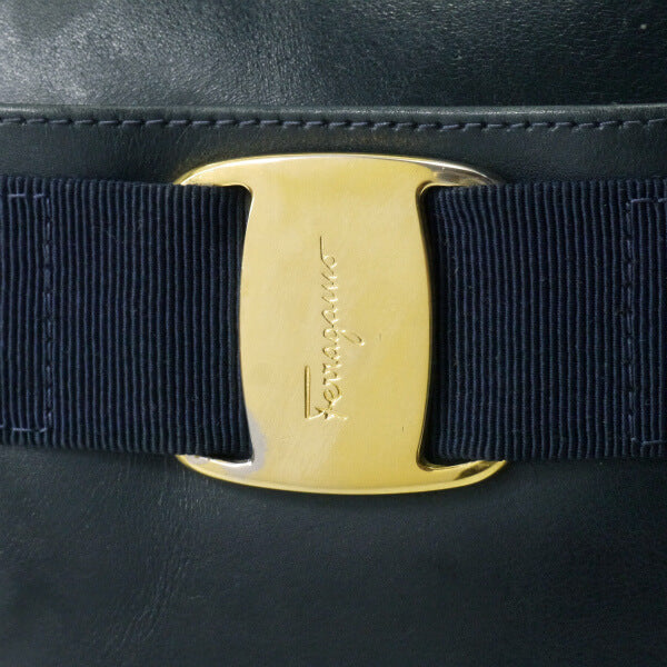 Salvatore Ferragamo  Varaリボン ポシェットバッグ（濃紺）