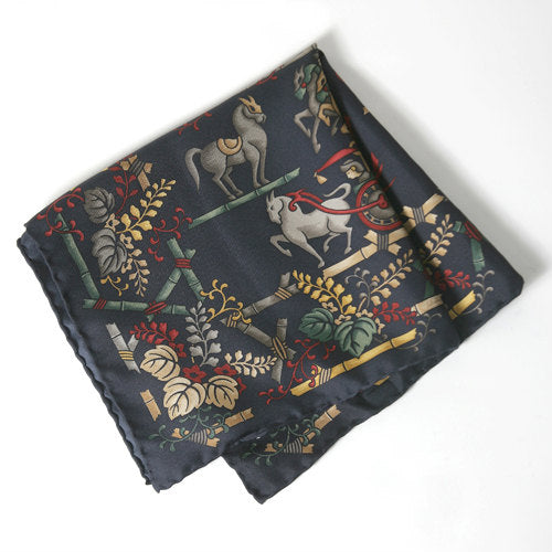 Salvatore Ferragamo シルクスカーフ（馬柄）