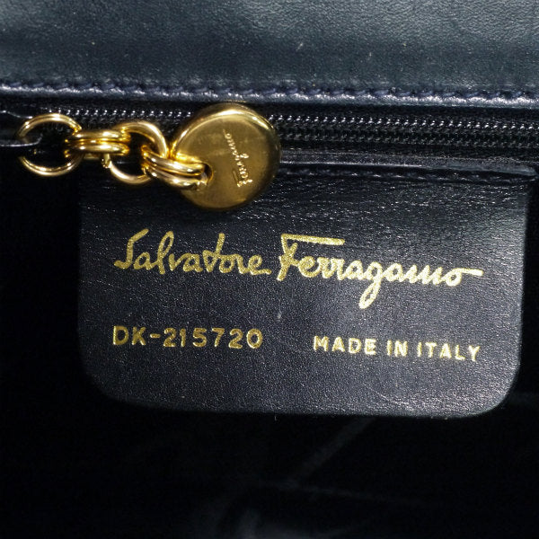 Salvatore Ferragamo  Varaリボン半円レザーポシェット（黒）