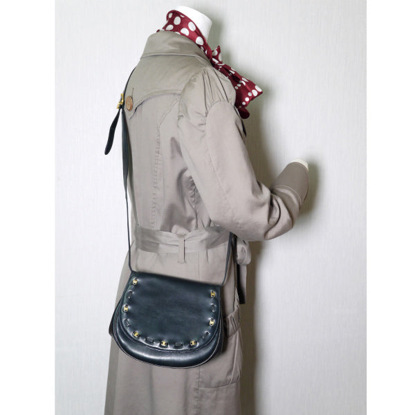 Salvatore Ferragamo  Varaリボン半円レザーポシェット（黒）