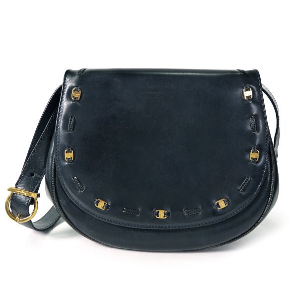 Salvatore Ferragamo  Varaリボン半円レザーポシェット（黒）