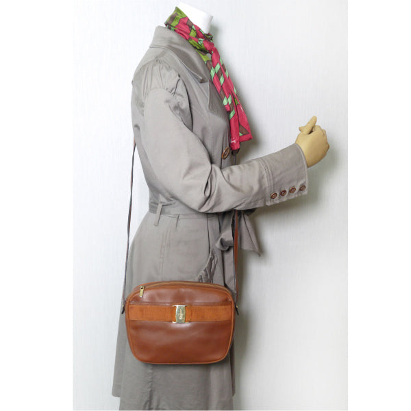 Salvatore Ferragamo  Varaリボン ポシェットバッグ（キャメル）