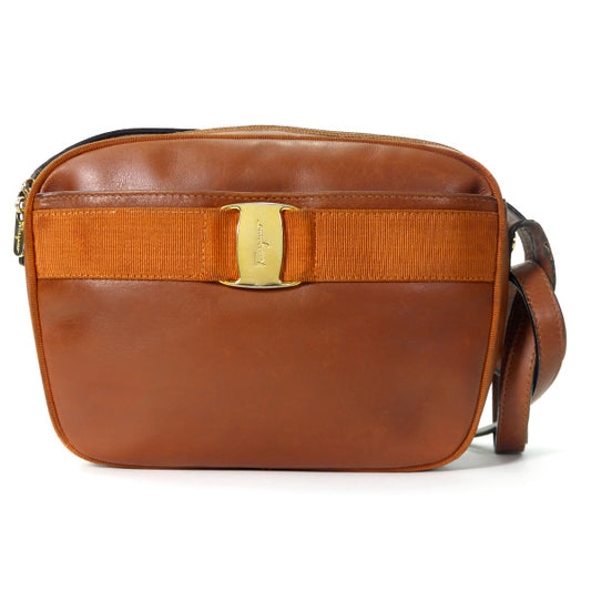 Salvatore Ferragamo  Varaリボン ポシェットバッグ（キャメル）