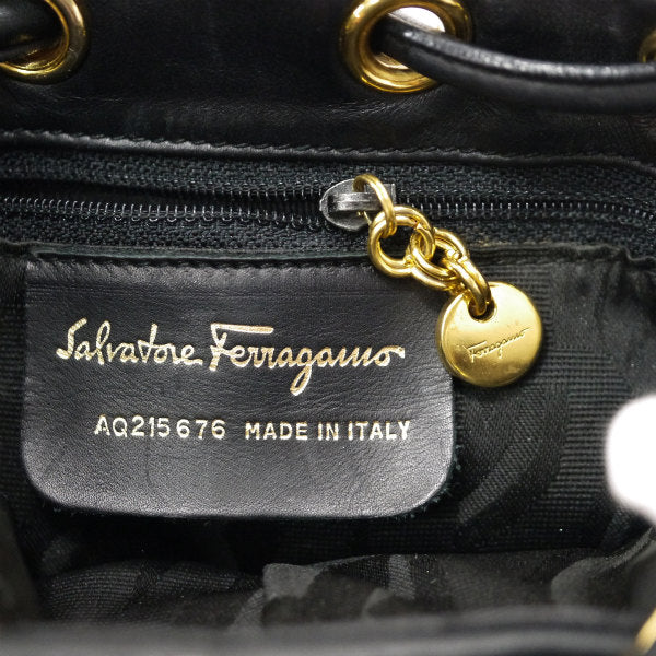 Salvatore Ferragamo　Varaリボン巾着ミニリュック（黒）