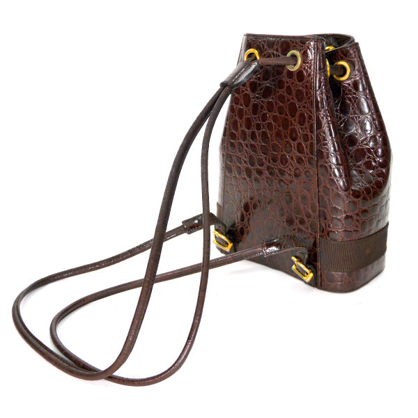 極 美品 サルバトーレフェラガモ ヴァラリボン金具 レザー 巾着リュックサック. 中古・古着通販】Salvatore Ferragamo (サルヴァトーレ