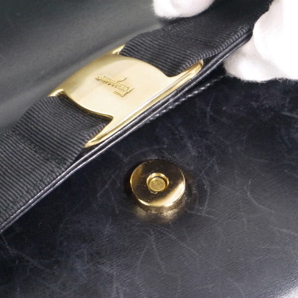 Salvatore Ferragamo　Vara金具レザーハンドバッグ（黒）