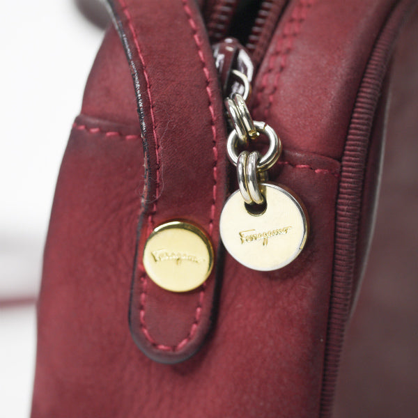 Salvatore Ferragamo  Varaリボン ポシェットバッグ（赤/ヌバック）