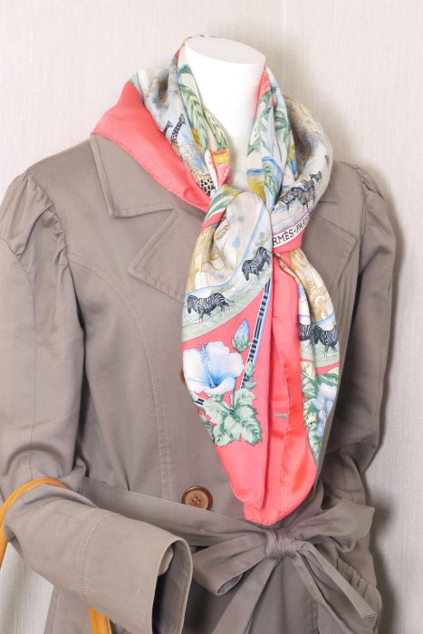 HERMES　大判カレ90　オウム×花（ピンク系）