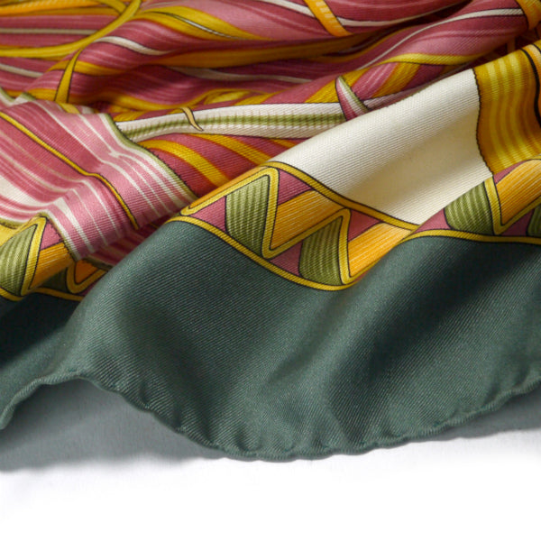 Salvatore Ferragamo シルクスカーフ（緑）