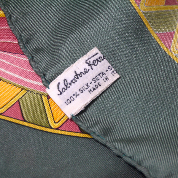 Salvatore Ferragamo シルクスカーフ（緑）