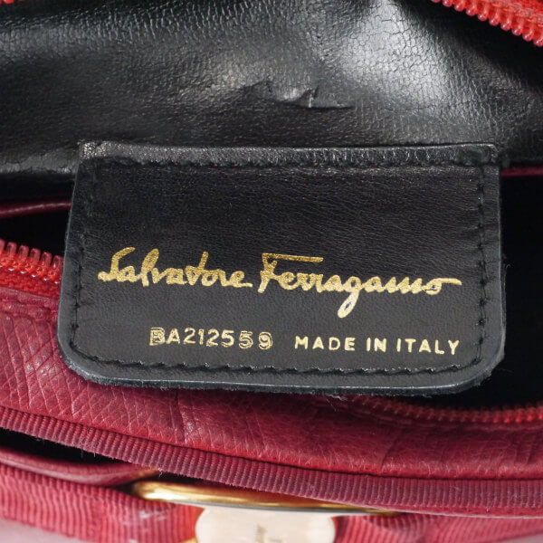 Salvatore Ferragamo Varaリボン ポシェットバッグ（赤） – Vintage