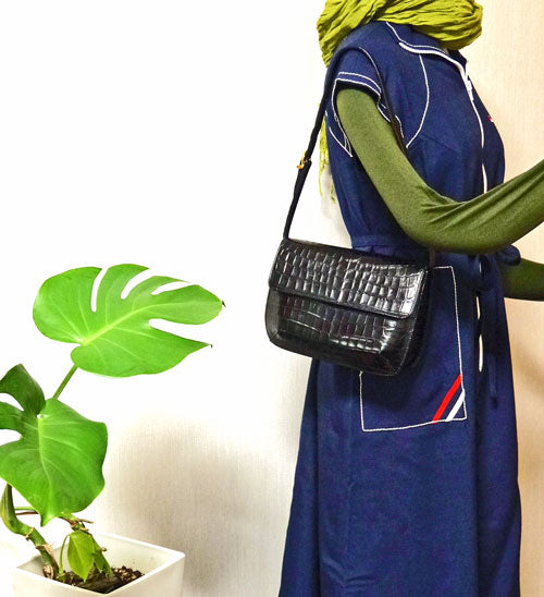 Salvatore Ferragamo　クロコ型押しバッグ（黒）
