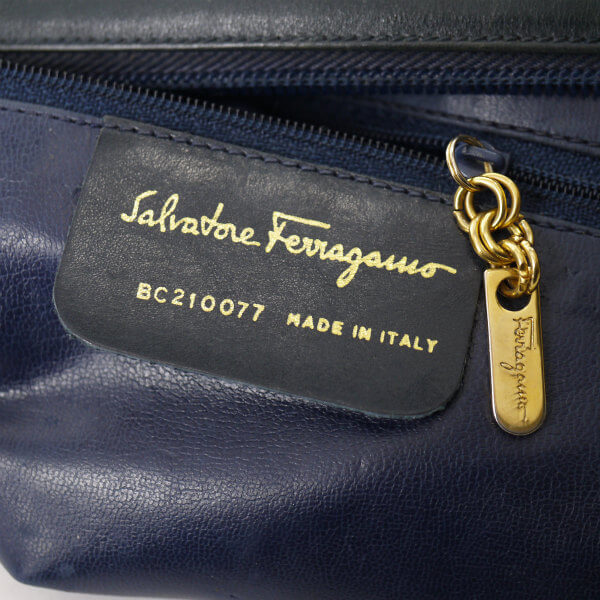 Salvatore Ferragamo   Varaリボン スクエアミニショルダー（濃紺）