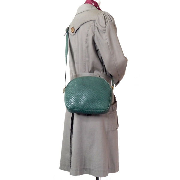 Salvatore Ferragamo　レア！パイソン半円ショルダー（深緑）