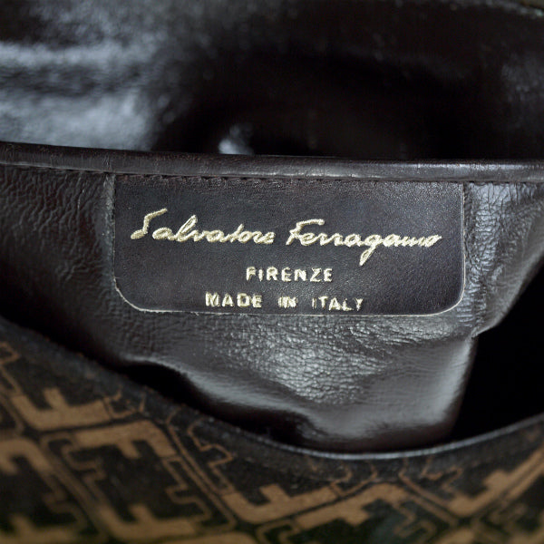 Salvatore Ferragamo  ガンチーニFF柄ショルダー（濃茶/スエード）