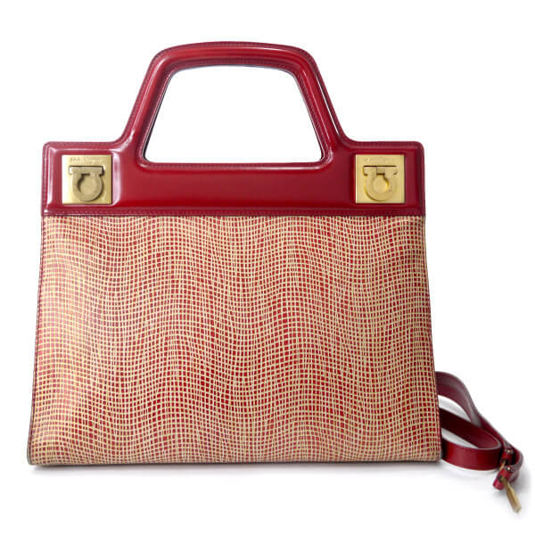 Salvatore Ferragamo  ガンチーニ留め具ショルダー付ハンドバッグ（赤）