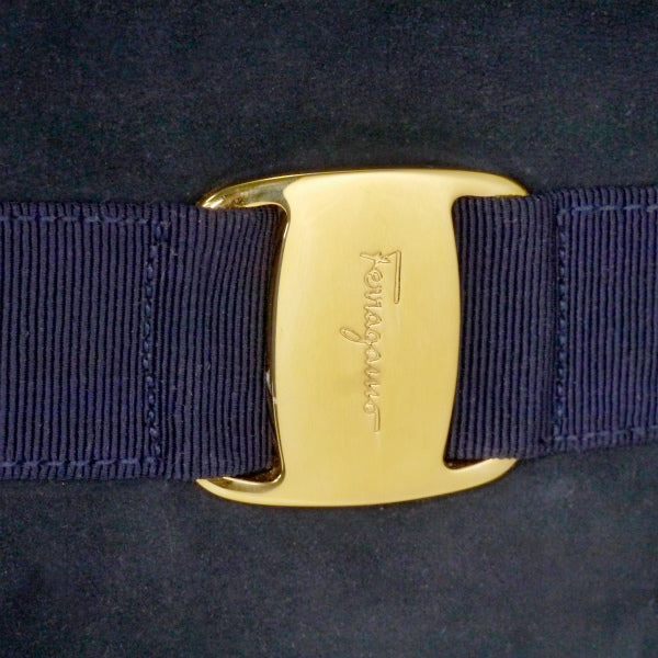 Salvatore Ferragamo  Varaリボン ミニポシェット（紺/ヌバック）