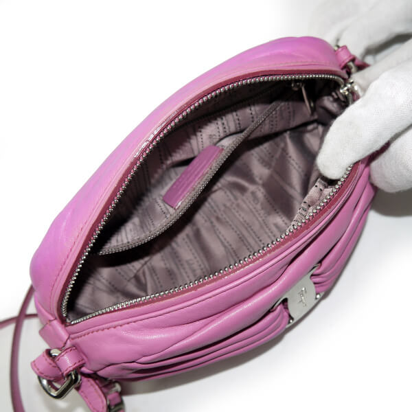 Salvatore Ferragamo  Varaリボン2WAYレザーバッグ（ピンク）