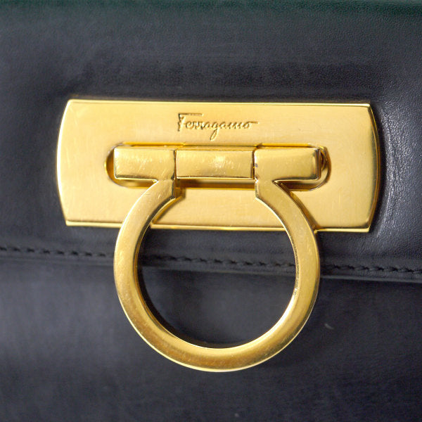 Salvatore Ferragamo  ガンチーニ留め具2WAYハンドバッグ（黒）