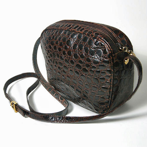 Salvatore Ferragamo　型押しポシェット（茶）