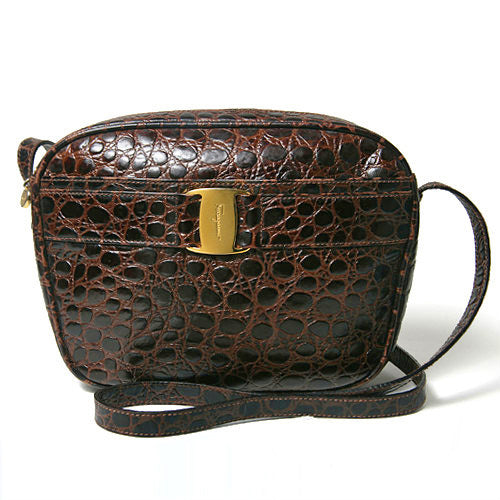 Salvatore Ferragamo　型押しポシェット（茶）