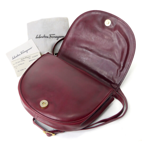 Salvatore Ferragamo  Varaリボン 半円ショルダー（ワインレッド）