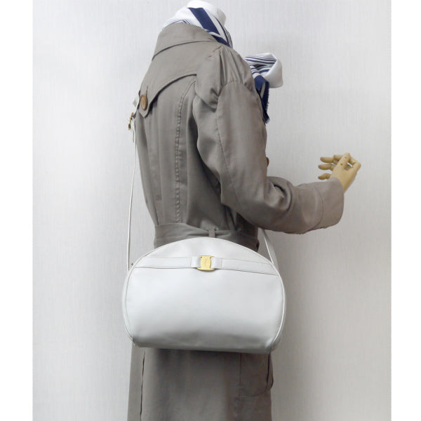 Salvatore Ferragamo   Varaリボン半円レザーショルダー（白）