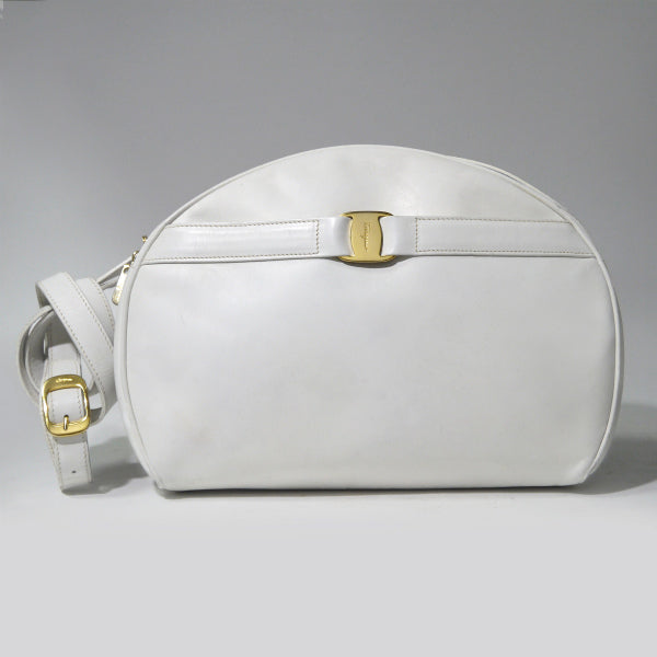 Salvatore Ferragamo   Varaリボン半円レザーショルダー（白）