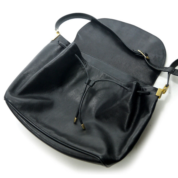 Salvatore Ferragamo  総革ラウンドフラップショルダー（黒）