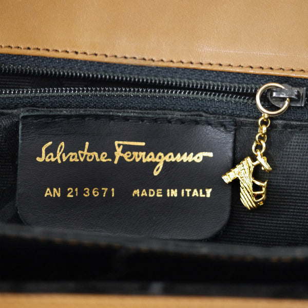 Salvatore Ferragamo  ヒールスタッズ本革ショルダー付ブリーフケース（茶）