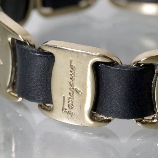 Salvatore Ferragamo Varaシルバー×レザー ブレスレット（黒）